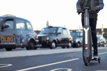 電動(dòng)滑板車的確很便捷