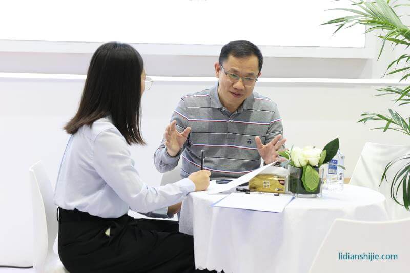 華自科技副總裁兼精實(shí)董事長、總經(jīng)理黃劍波