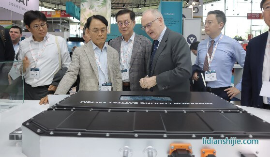 億緯鋰能攜全場(chǎng)景鋰電池方案亮相歐洲電池展